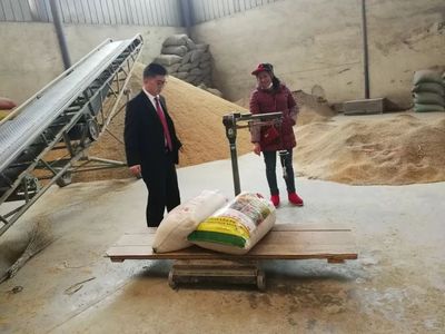 法官幫忙賣糧 糾紛圓滿化解